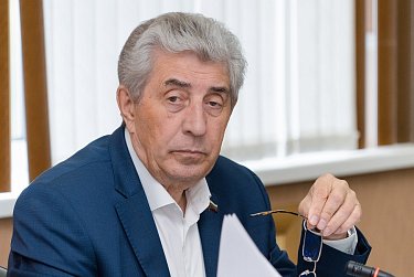 Сотрудник полиции олицетворяет закон, порядок, справедливость